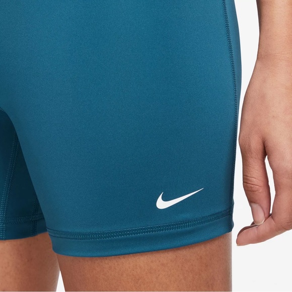 Nike Women's Pro 365 5” Shorts - Picture 6 of 6